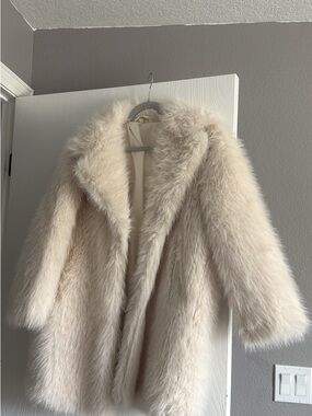 Cream Faux Fur Coat - Plush Long Sleeve Jacket